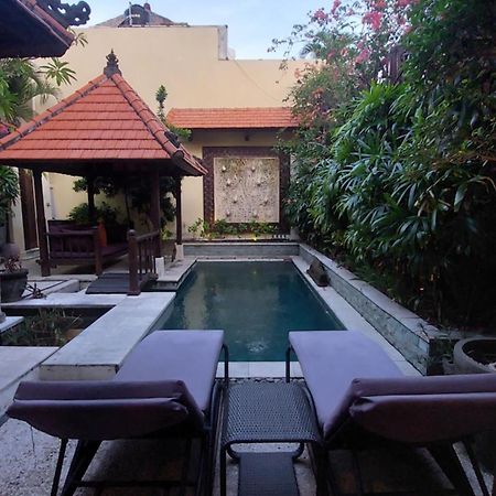 Villa Heliconia Seminyak  Luaran gambar