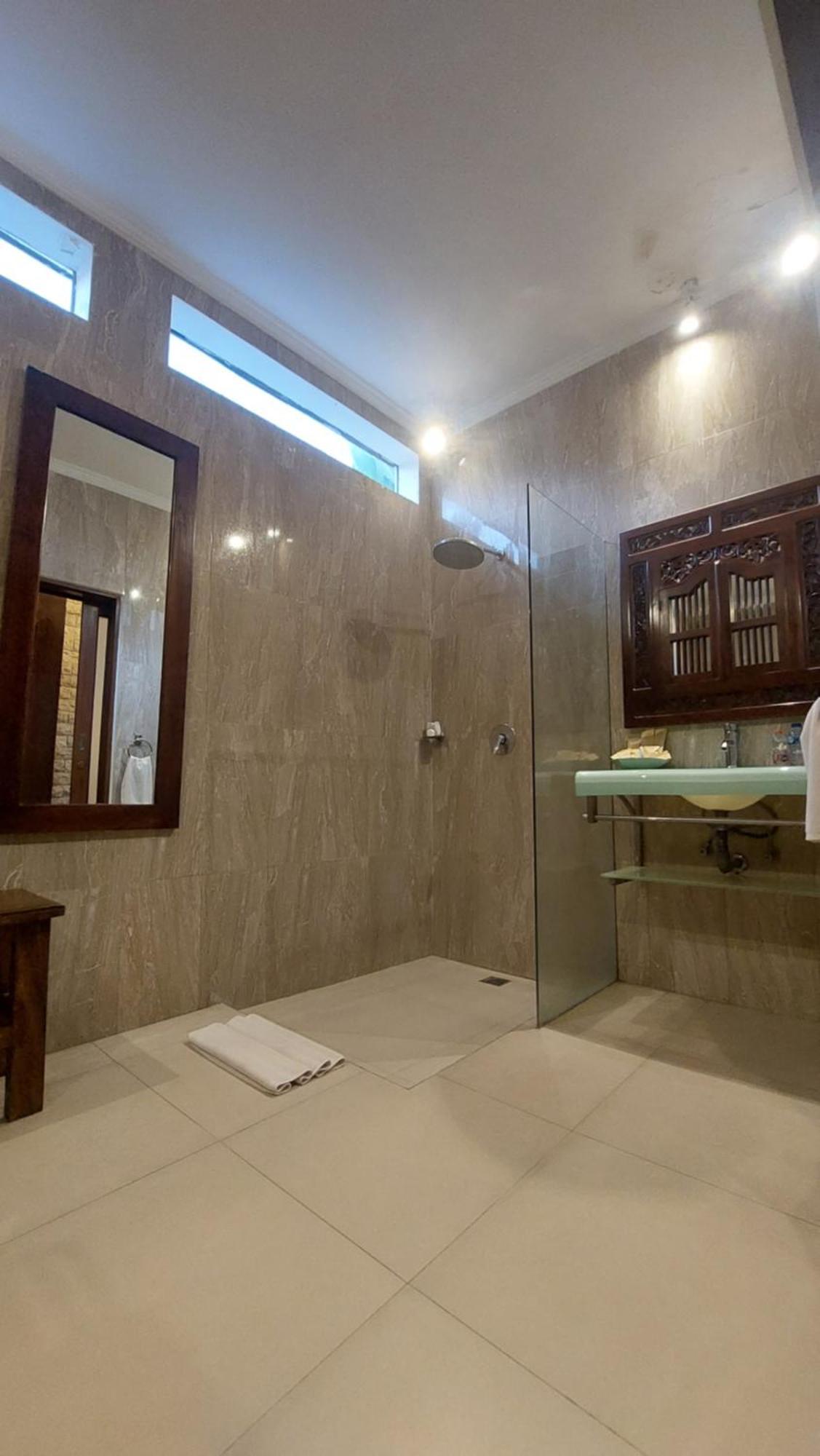 Villa Heliconia Seminyak  Bilik gambar