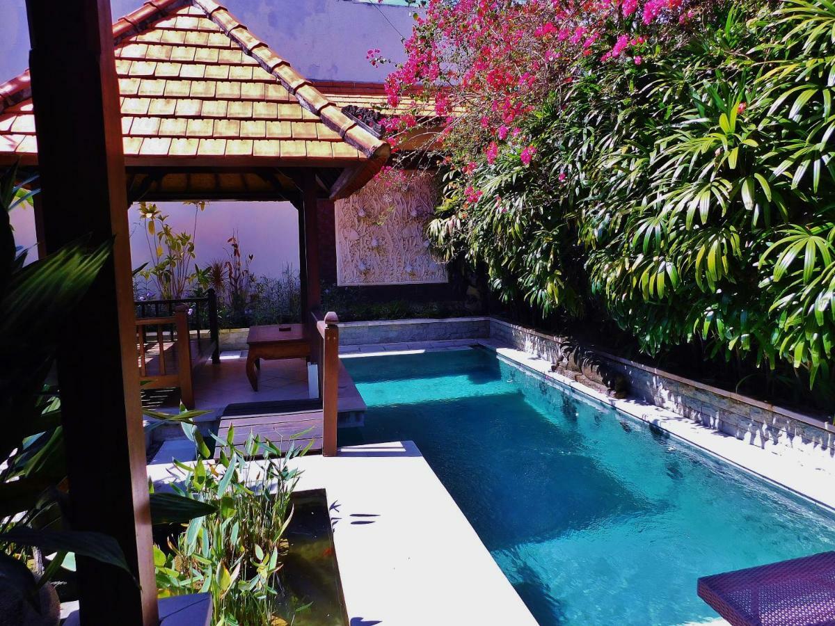 Villa Heliconia Seminyak  Luaran gambar
