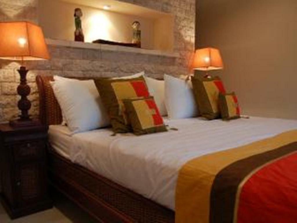 Villa Heliconia Seminyak  Luaran gambar